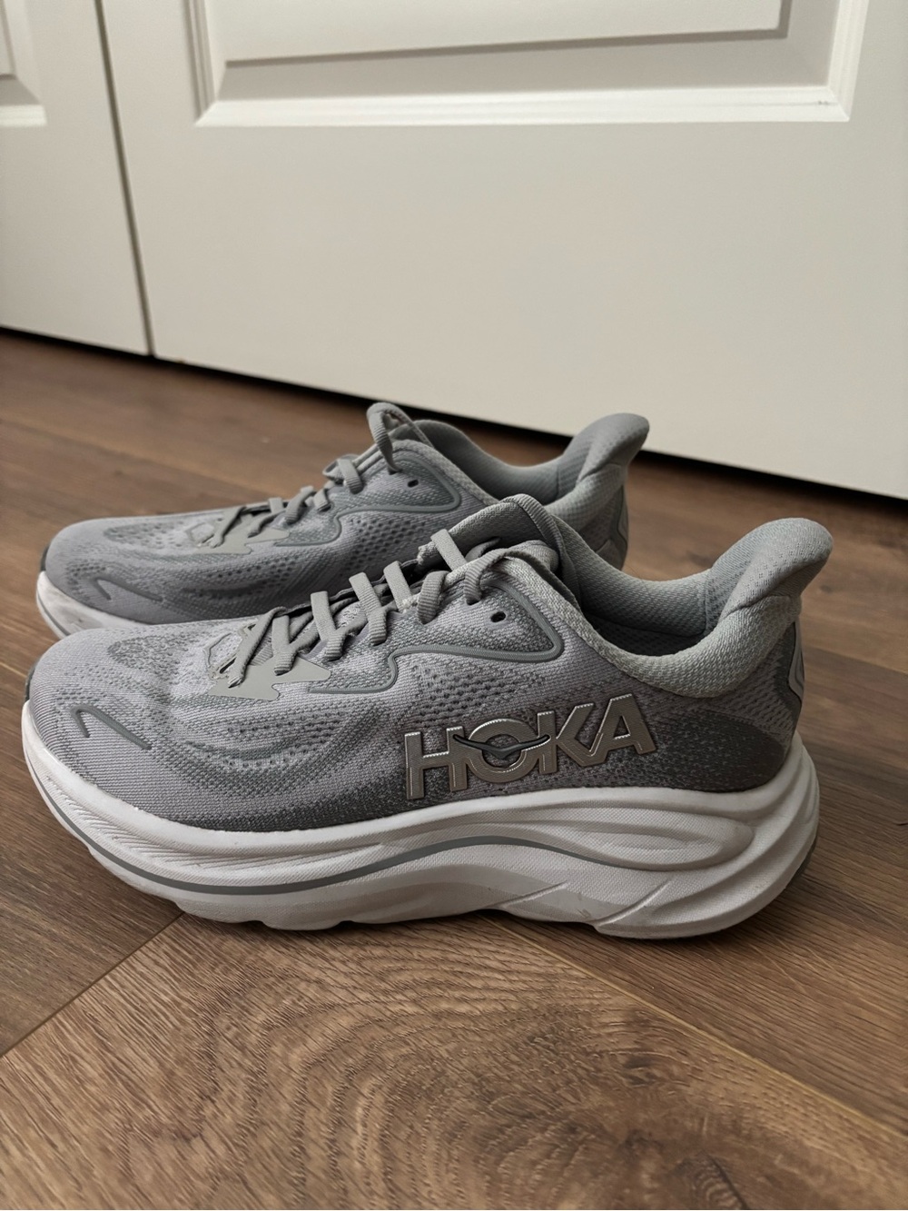 Women’s HOKA Clifton 10 - Size 8.5 B